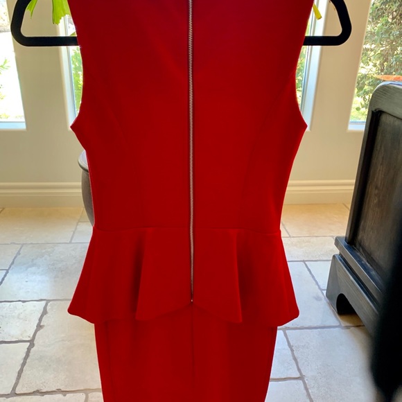 Red peblum fitted dress - Picture 5 of 5